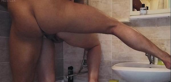 Amateur Hardcore anal fuck in shower